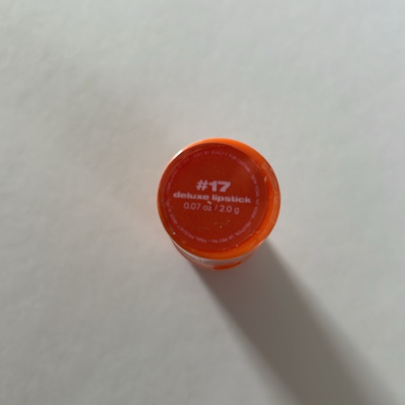 Travel size Beauty product bundle - Picture 9 of 14